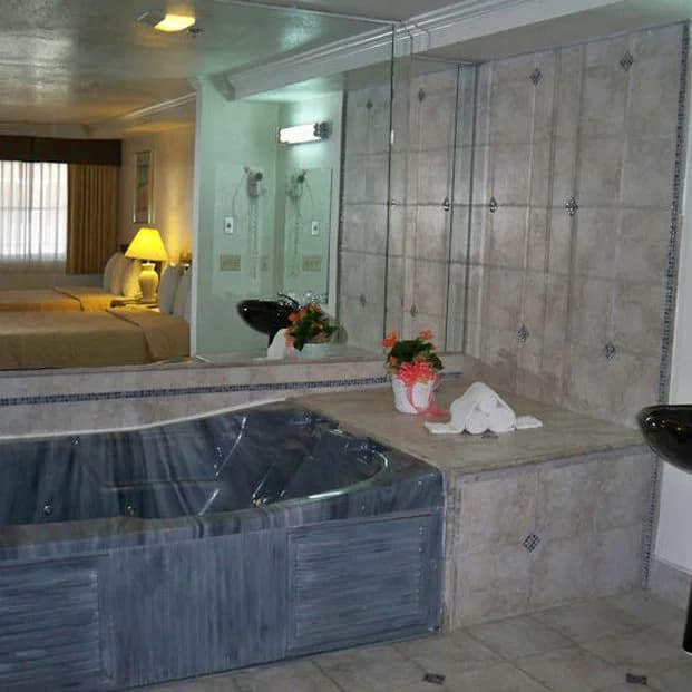Travelodge By Wyndham Whittier - photo 11