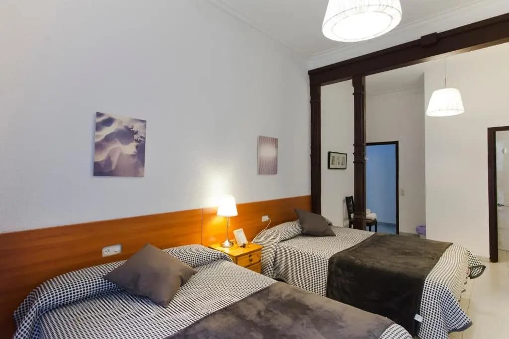 Hostal Dragonfly BCN - main photo