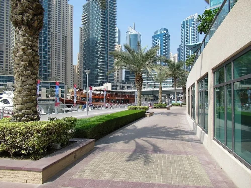 Striking 1BR in Dubai Marina - Minutes From Beach - photo 13
