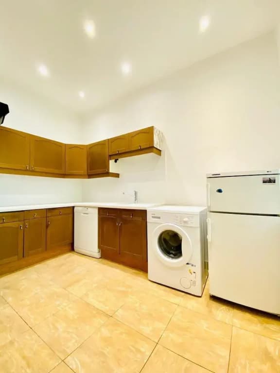 Bright 2BR Apartment Near Westbahnhof - photo 12