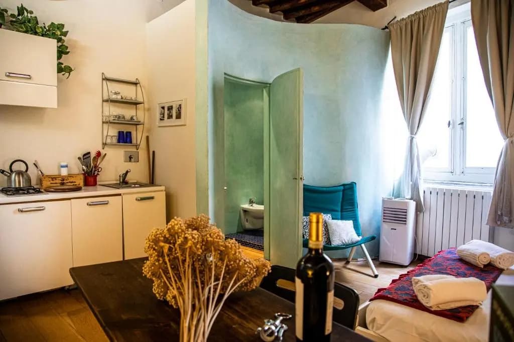 Studio in Tornabuoni within a Renaissance building - photo 6