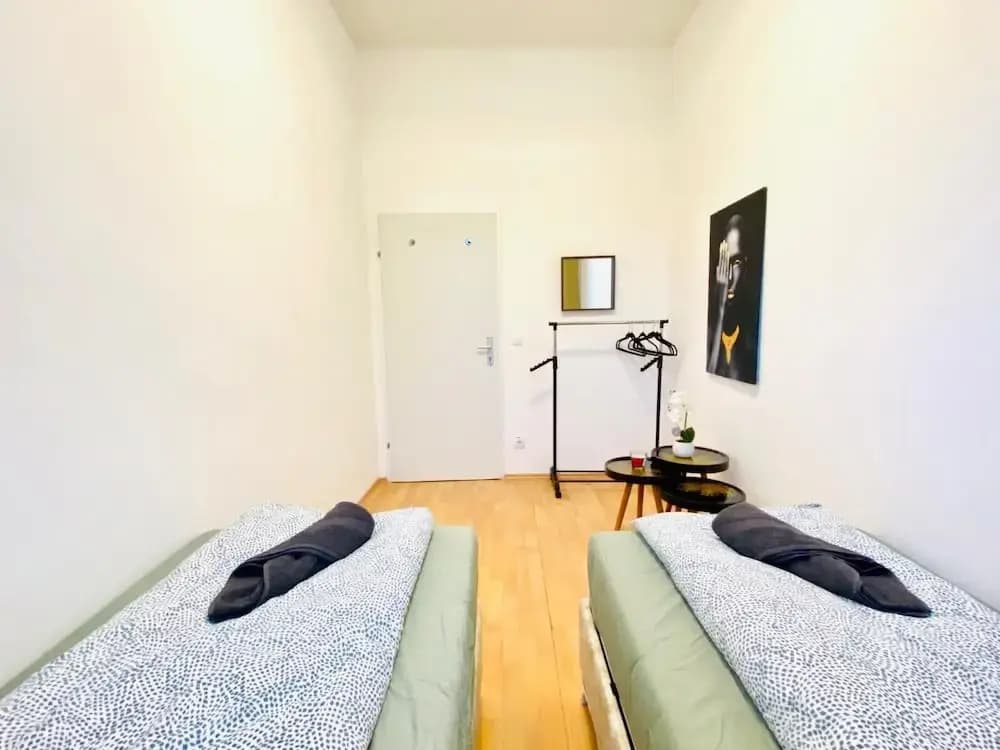 Rooms in Cozy 4BR Shared Apt Central - photo 35