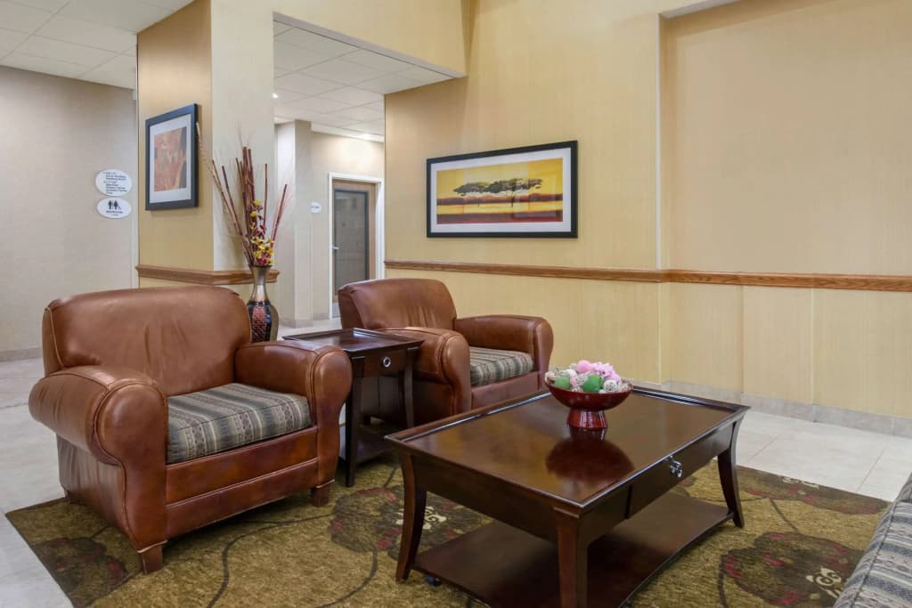 Comfort Suites Near Universal Orlando Resort - photo 2