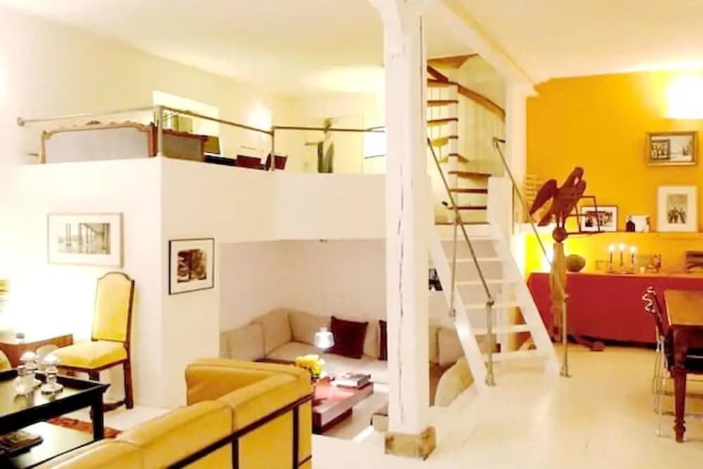House With 4 Bedrooms in Paris, With Wifi - photo 2