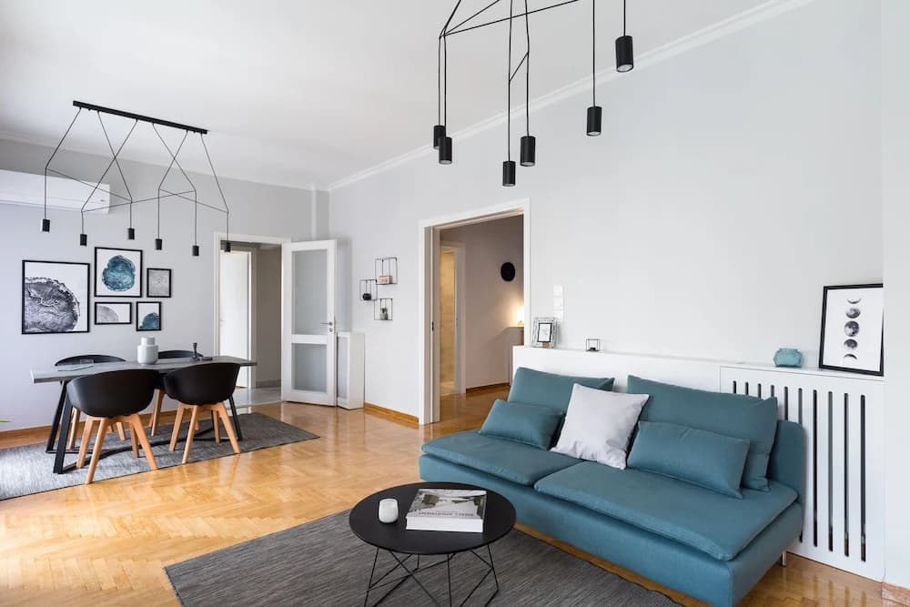 UPSTREET Acropolis Core Bright Modern Apt - photo 10