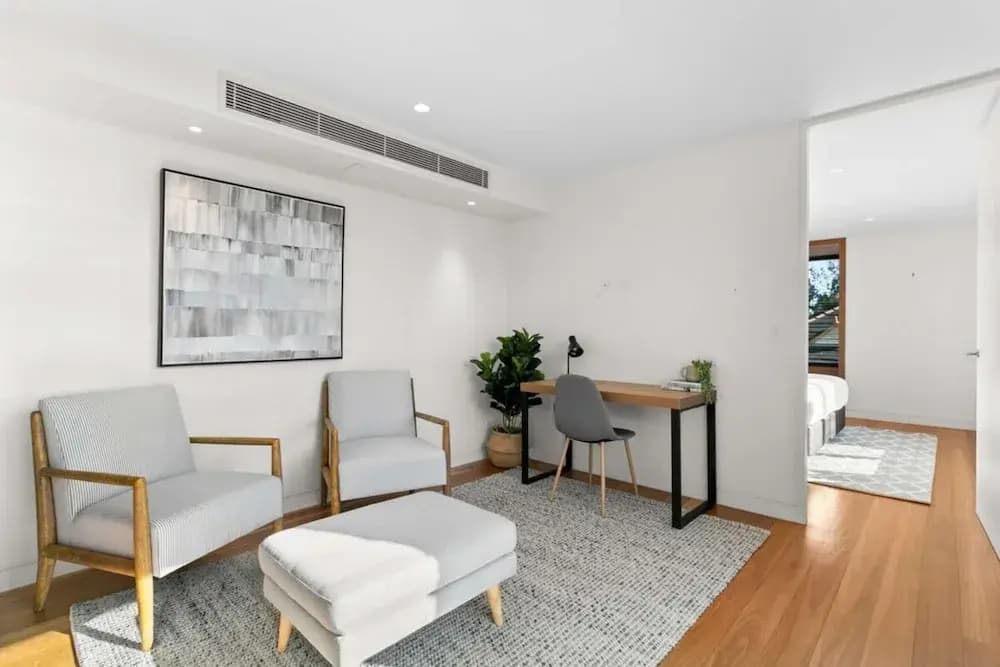Impeccable 3-bed Home Near the Beach - photo 19