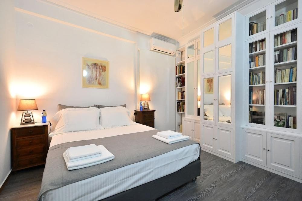 Plaka Elegant Apartment - photo 5