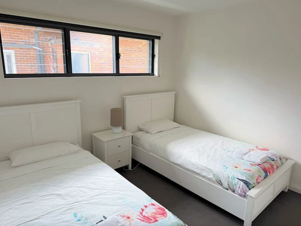 Manly 3 Bedroom Home - Upper Duplex - photo 8