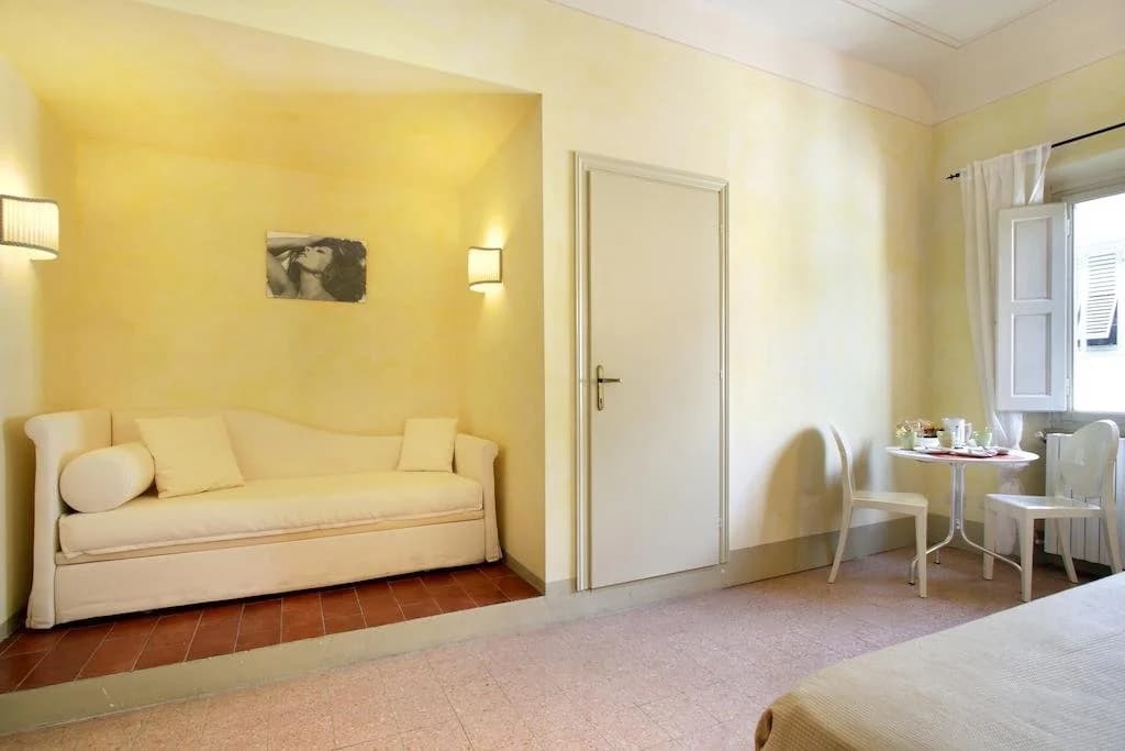 Michelangelo Guest House - photo 2
