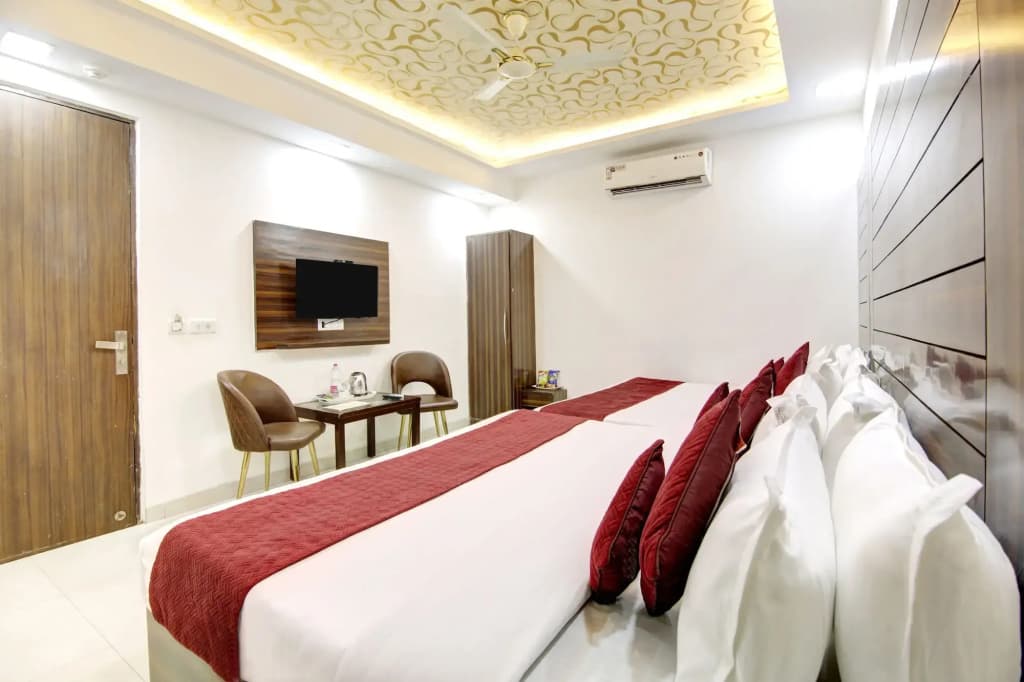 Airport Hotel Chanakya - photo 5
