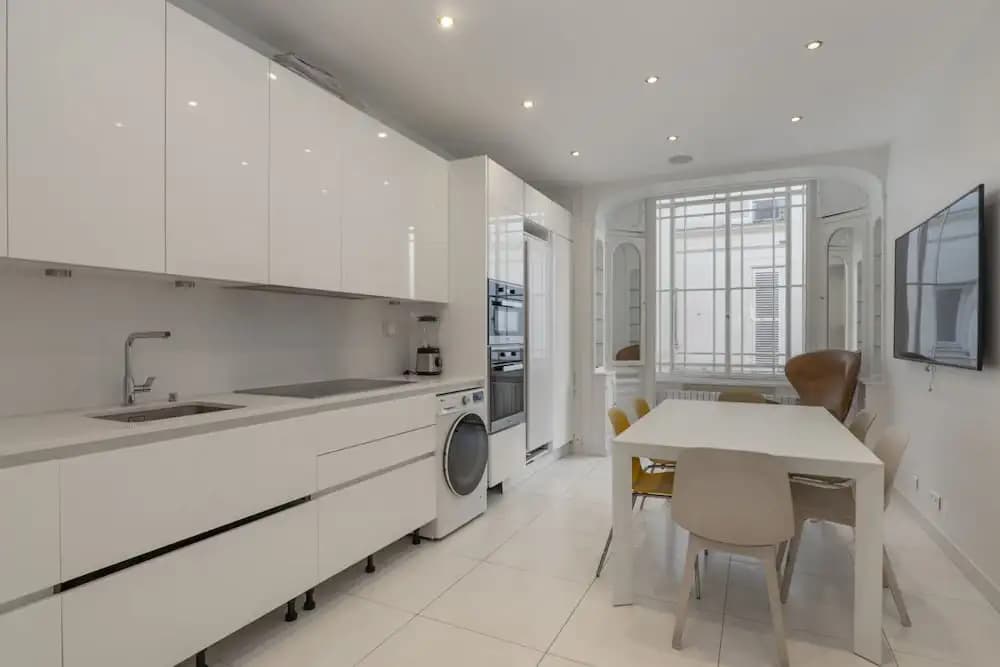 Luxury 5 Bed Residence - Opposite Arc de Triomphe - photo 11