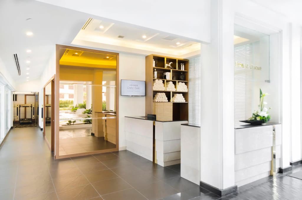 Grande Centre Point Ploenchit Hotel - photo 19