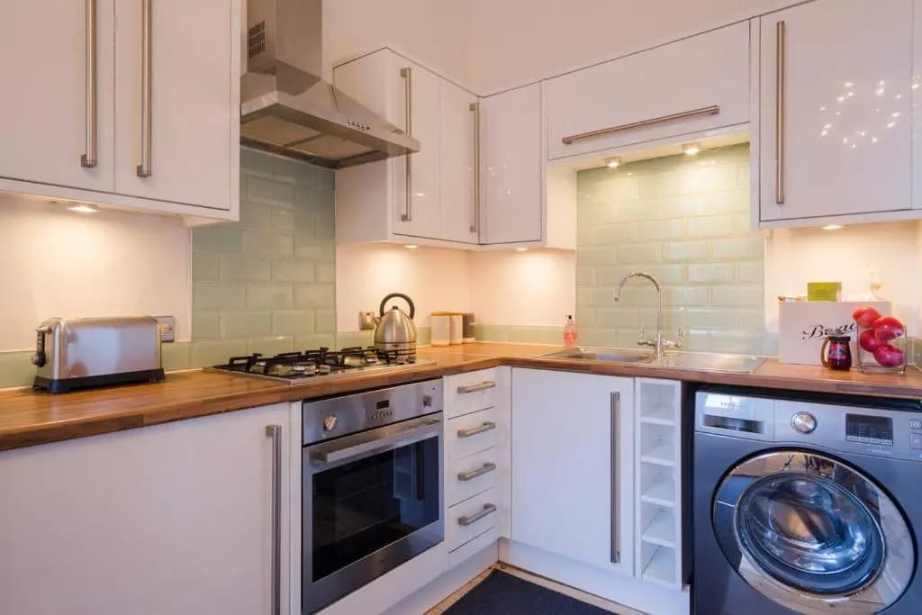 Historic Edinburgh 1890s Home Turned Relaxing Retreat - photo 9