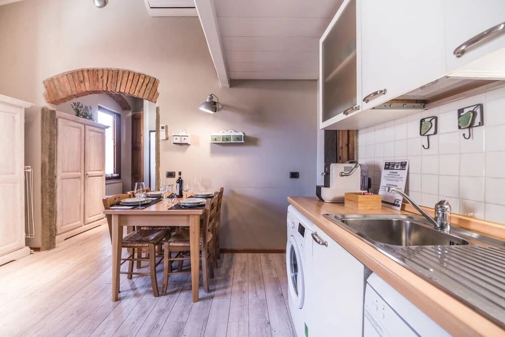 A Few Steps to The Duomo Upscale 2BD Apt - photo 17