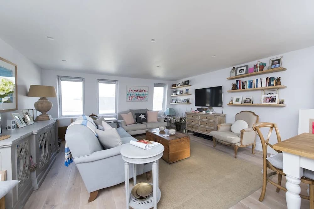 Beautiful 2BR Split Level Fulham Apartment - photo 10