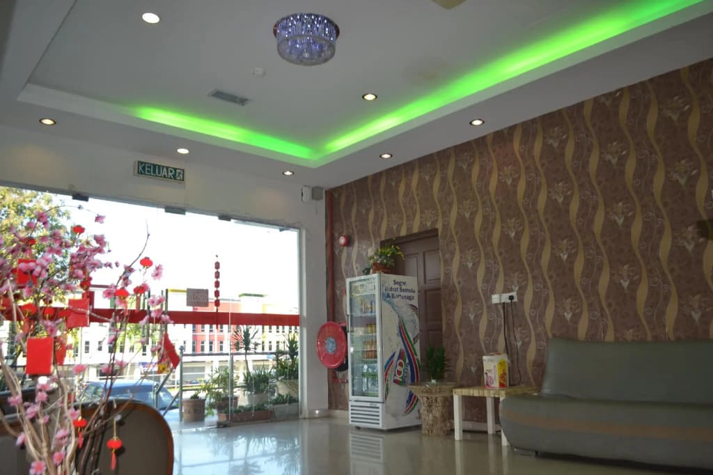 OYO 89715 CK Hotel - photo 2
