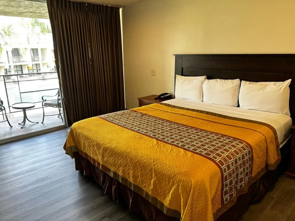 Valley Inn - photo 17