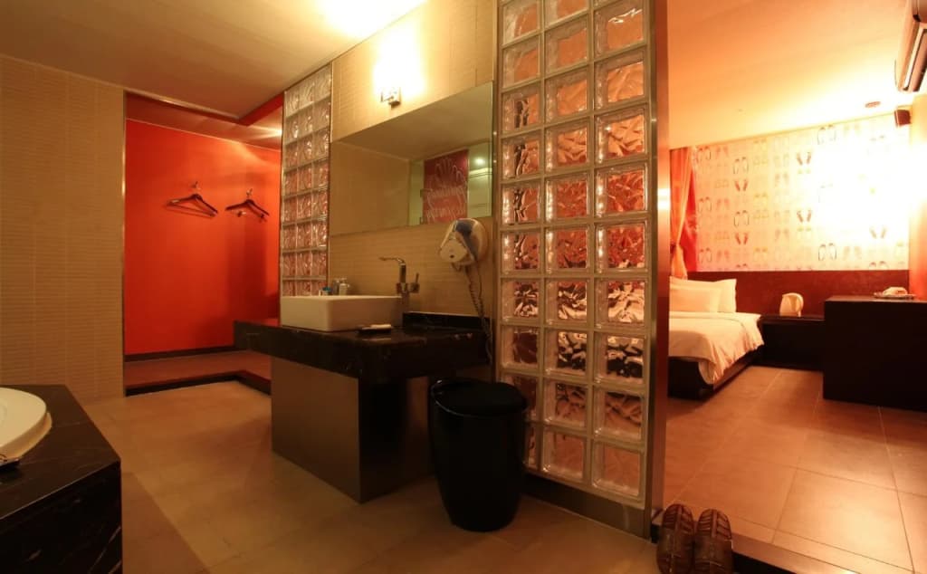 Lonestar Hotel - photo 10