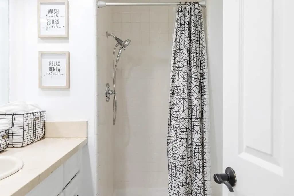 Spacious Guest Studio with Private Entry - photo 7