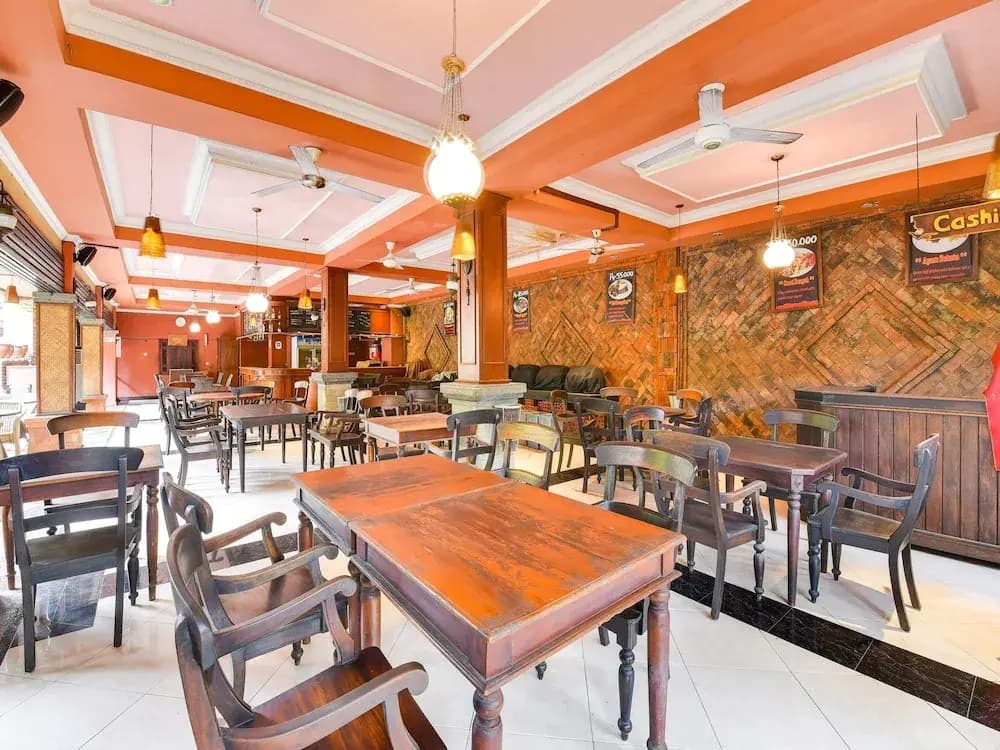 Super OYO Townhouse Oak Maxi Hotel Legian - photo 20