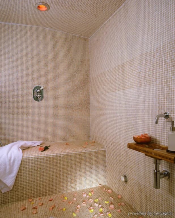 Hotel Savoy - photo 8