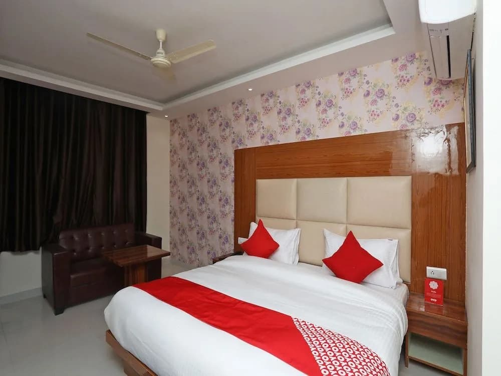 FabHotel Smart Suites - photo 7