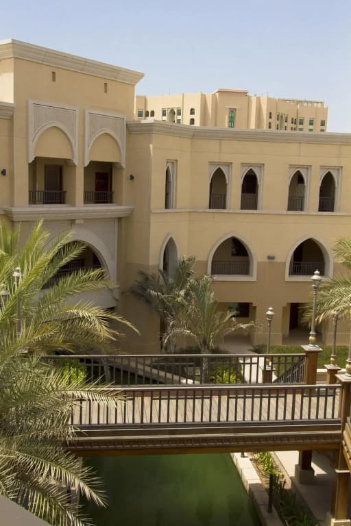 Shangri-La Hotel Apartments Qaryat Al Beri - photo 1