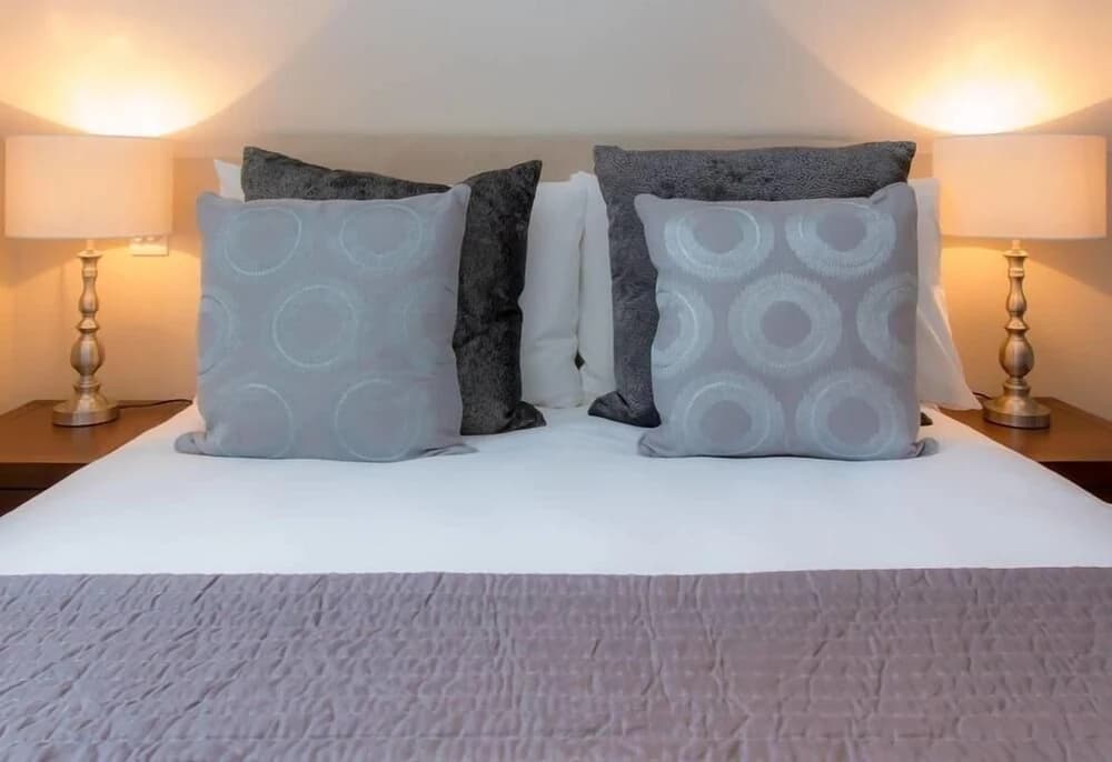 Ealing Apartments - photo 2