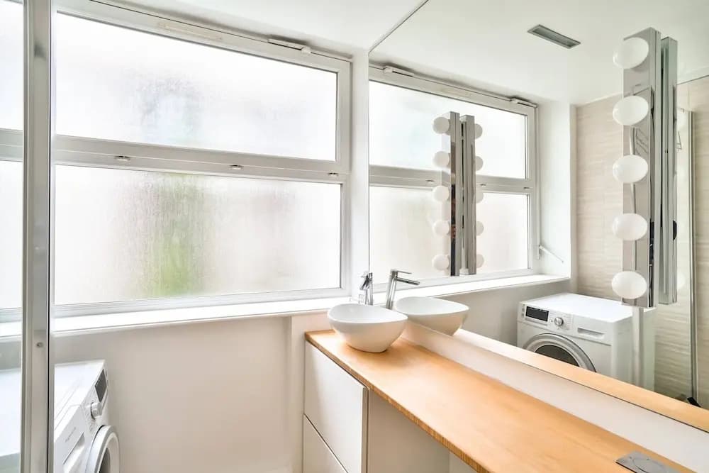 Charming 3 Room Apartment - Paris - photo 6