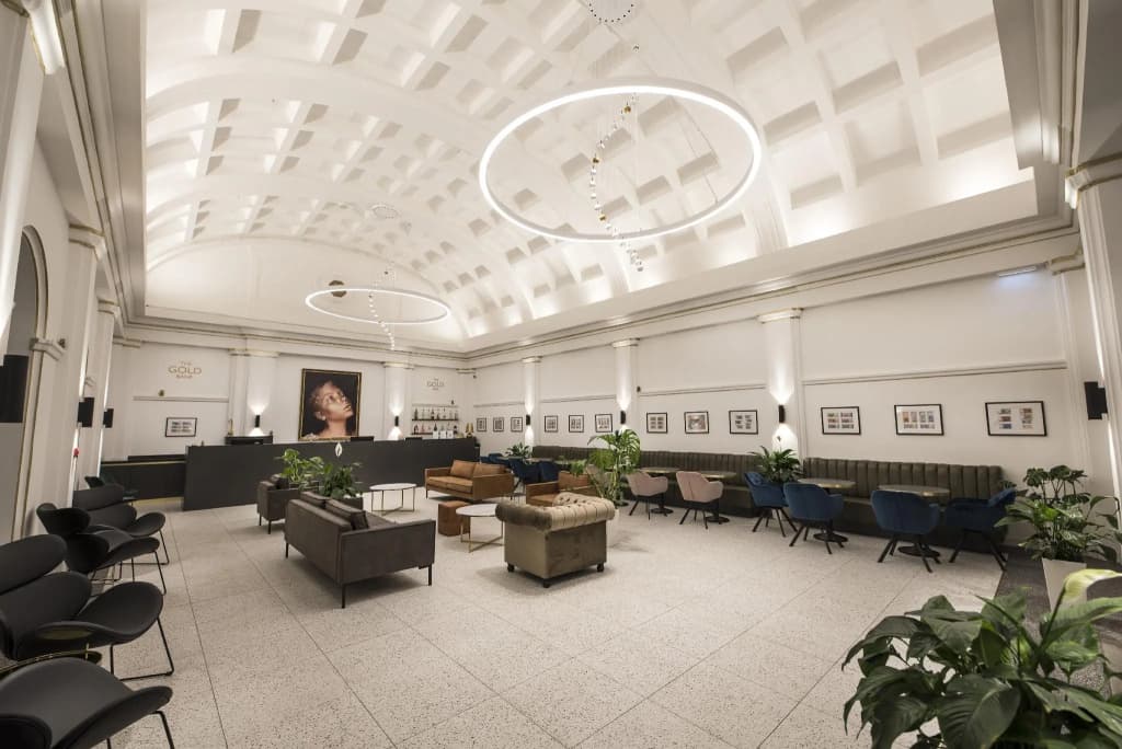 The Gold Bank - photo 18
