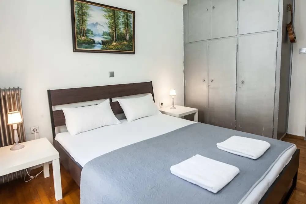 Gorgeous 2 bedrooms apt at Exarcheia - photo 2