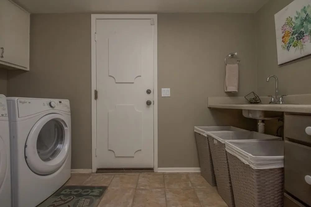 Luxurious 6BR 7min to Las Vegas Strip - photo 4