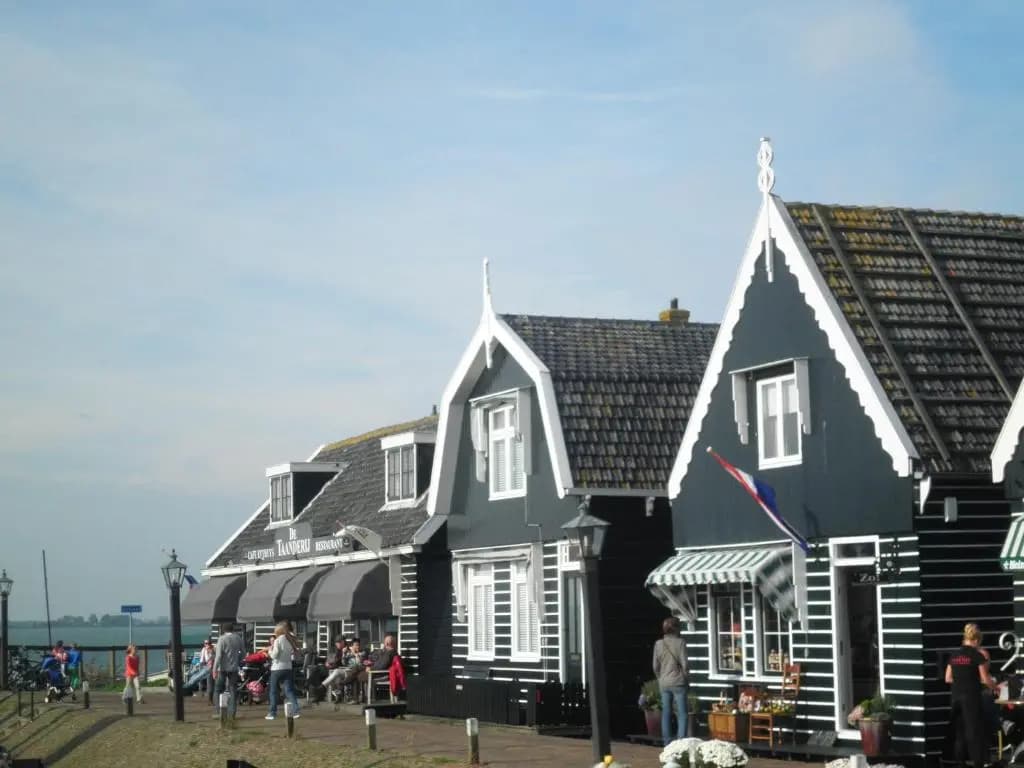 B&B HutSpot - photo 1