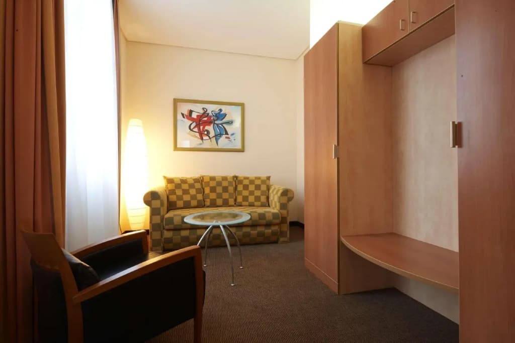 IntercityHotel Berlin Ostbahnhof - photo 19
