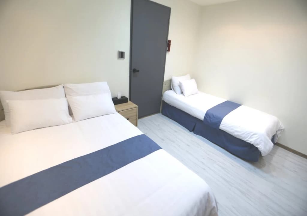 Must Stay Hotel Myeongdong - photo 2