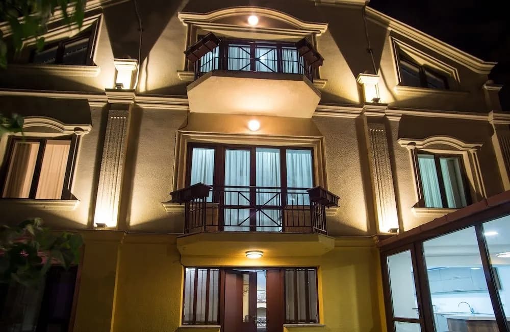 Hotel 9 rooms - main photo