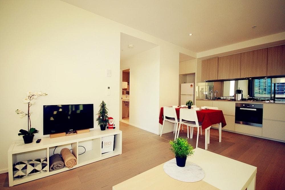 Onelife Docklands Luxury Apartment - photo 14