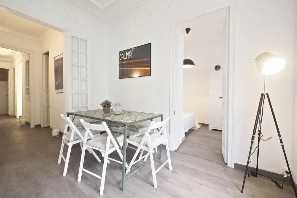 The White Flats Eixample - main photo