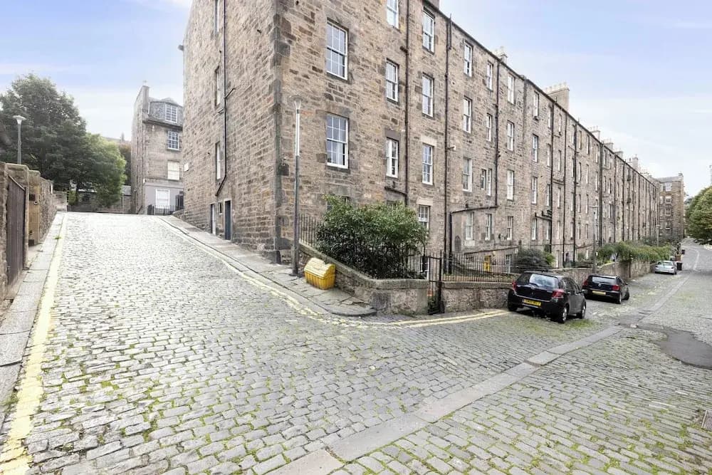 JOIVY Modern 1-bed flat in New Town - photo 15