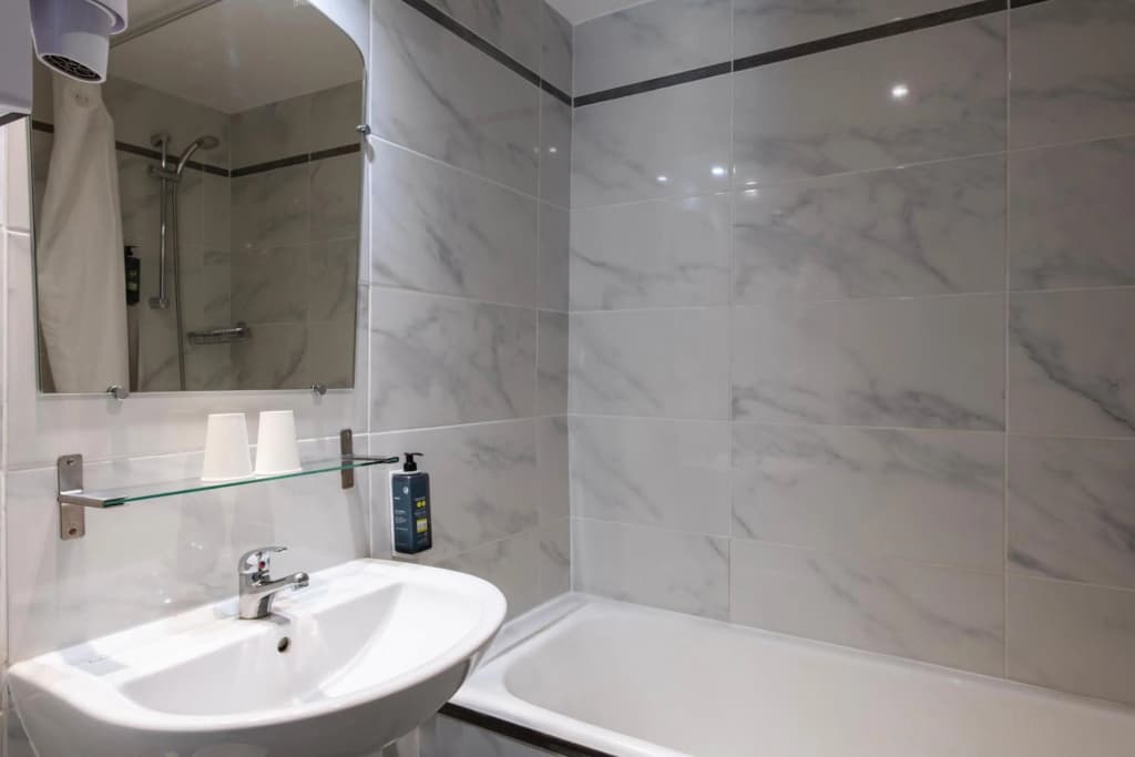 Hôtel Ambassadeur - photo 8