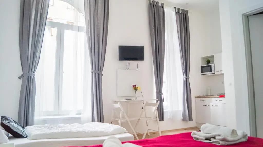 Brilliant 1br Apt - Perfect for Longstays - photo 2