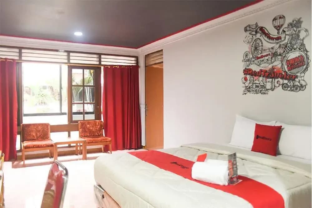RedDoorz Plus near RSCM Jakarta - photo 7