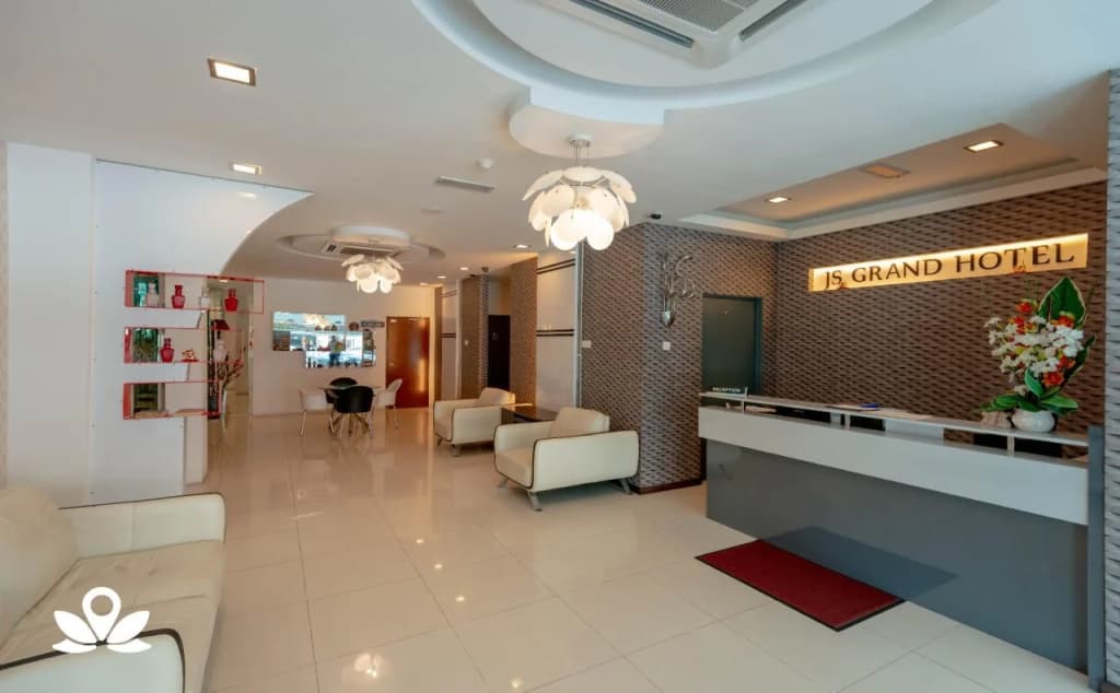 JS Grand Hotel - photo 1