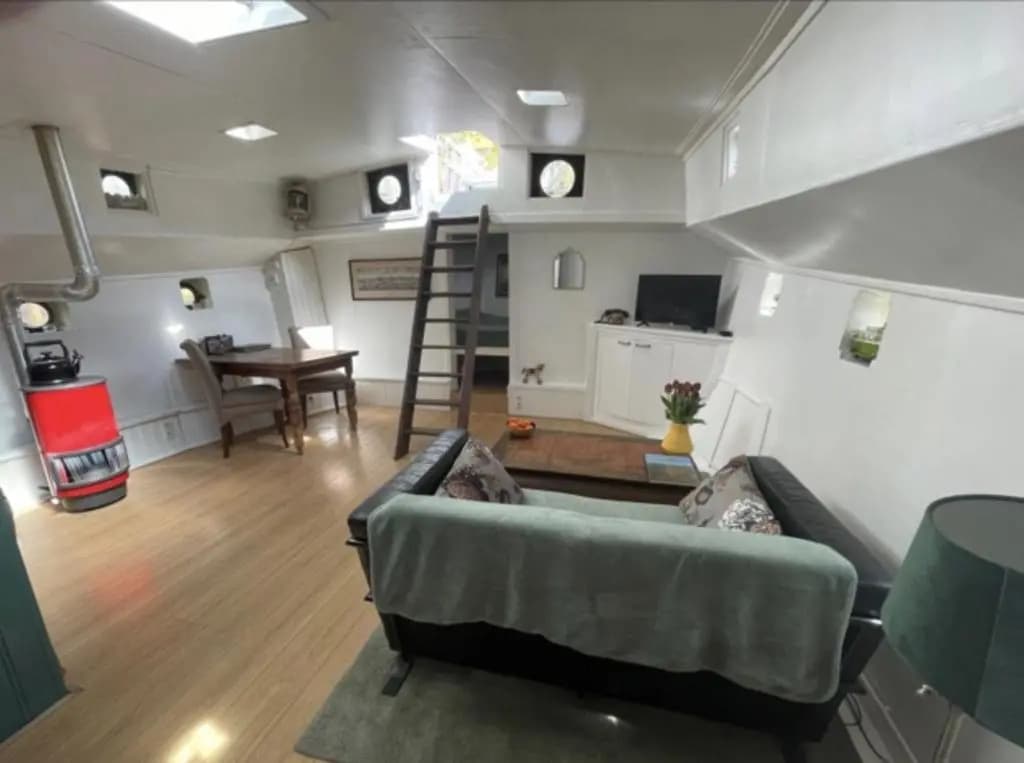 Romantic Houseboat - photo 8