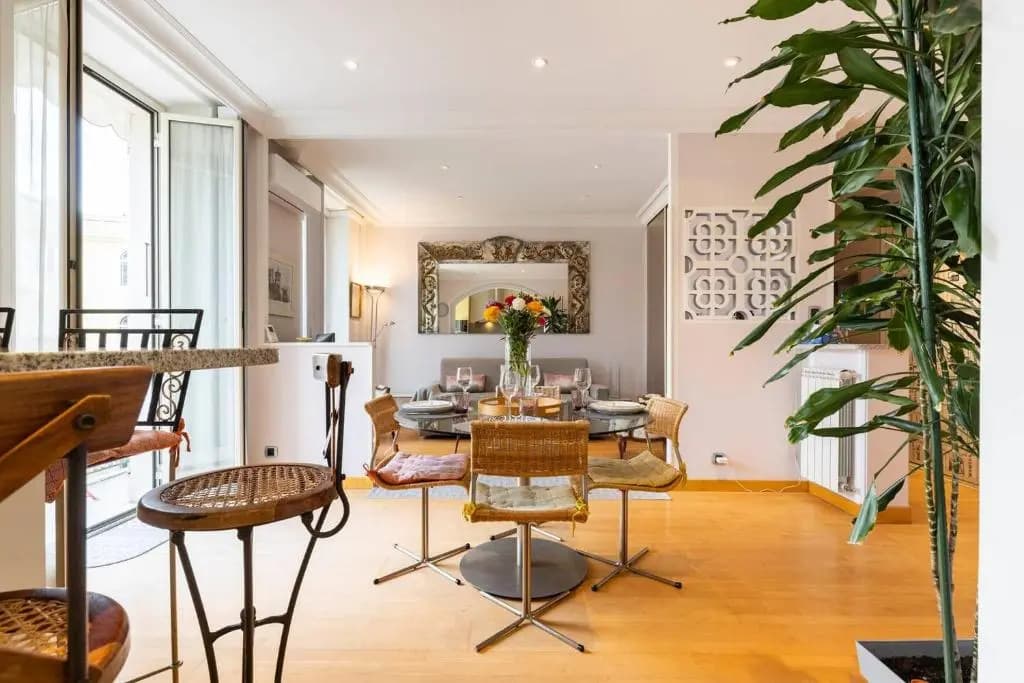 From 1882, romantic flat, in the Golden Square - photo 3
