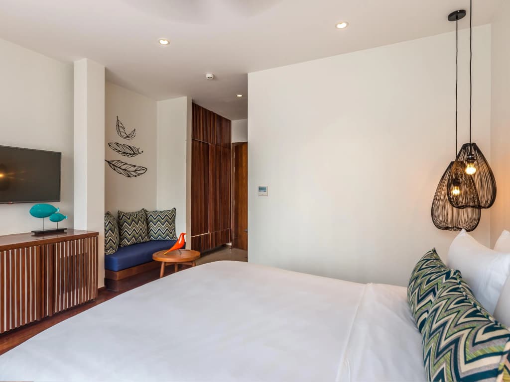 The Aviary Hotel - photo 2