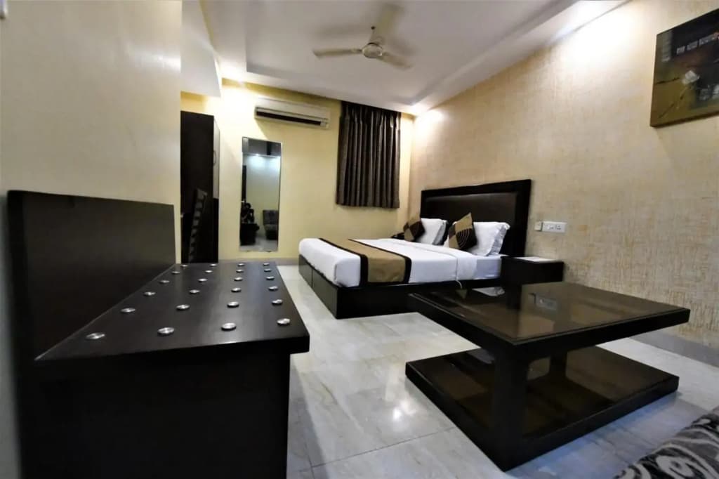 Hotel Rupam Kingston Park - photo 21