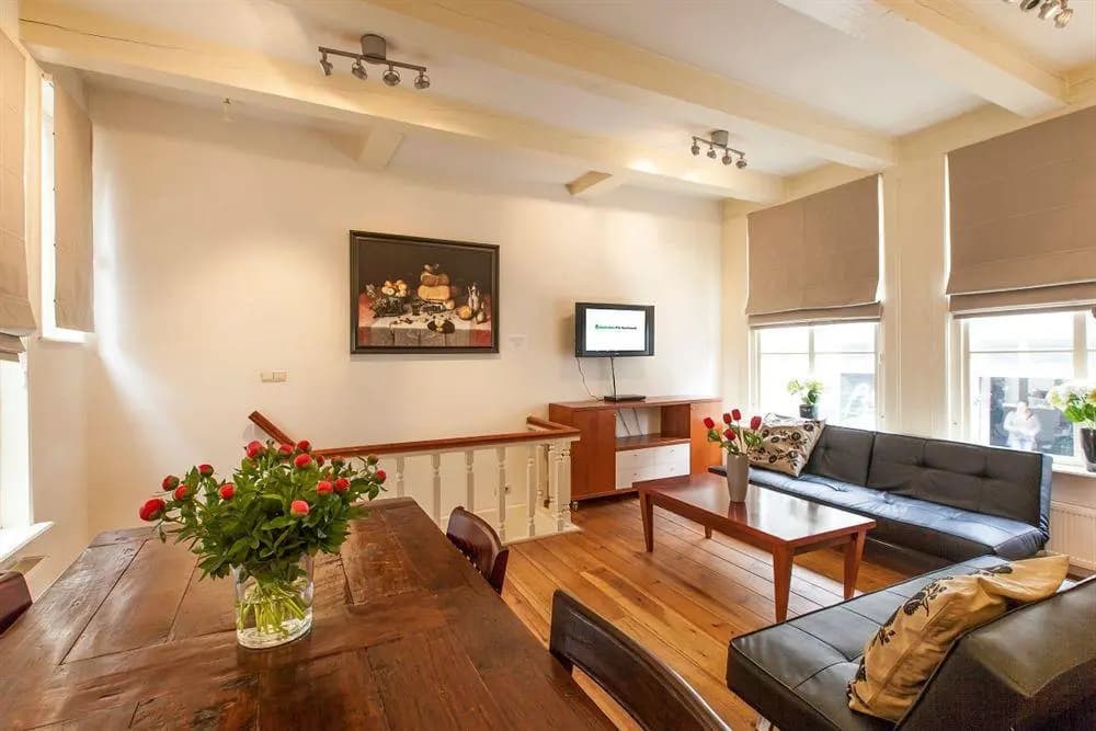 Old Masters Apartment - photo 12