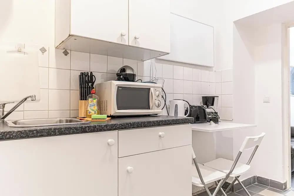 Modern Studio with Easy City Access - photo 3