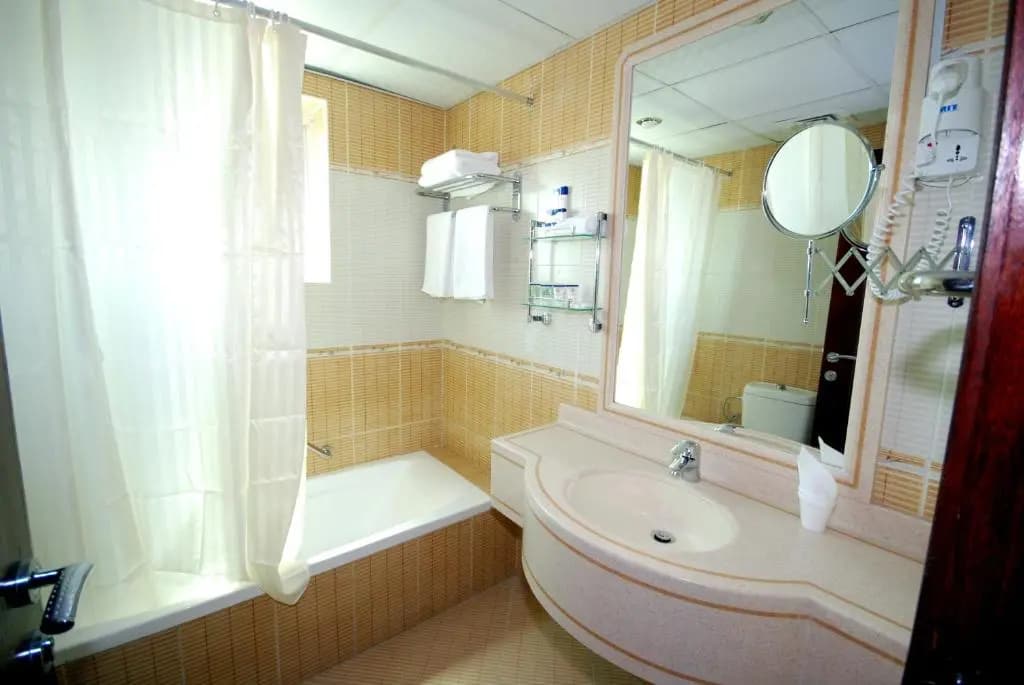 Al Bustan Hotel - photo 12